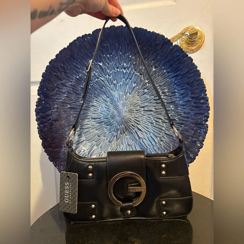 GUESS New Black Shoulder Bag - Picture 2 of 5